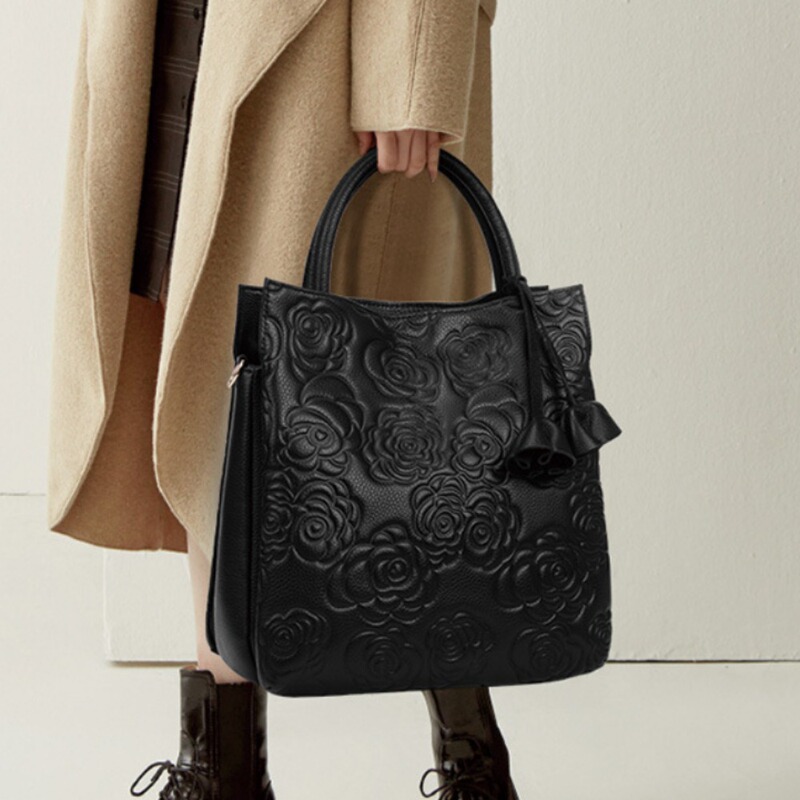 Cross-border Women's Fashion Camellia Flower Handbag Large Capacity Retro Business Shoulder Bag