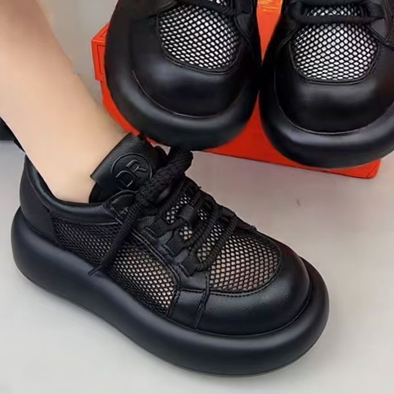 2026 primavera y verano transpiración hueco pequeño aumento de altura de fondo grueso explosión ligera cabeza grande super suave zapatos de moda de mujer