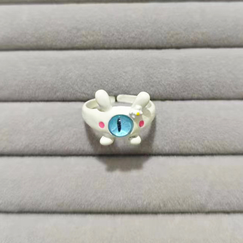 【D84】 Little White Rabbit
