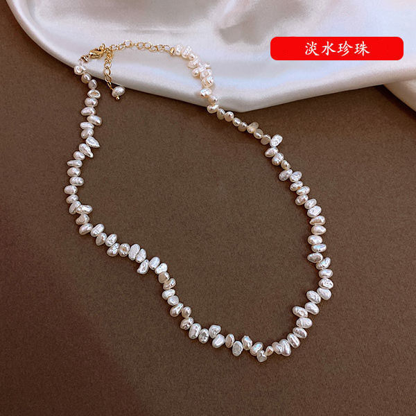 Fashionable necklace from pearl handmade