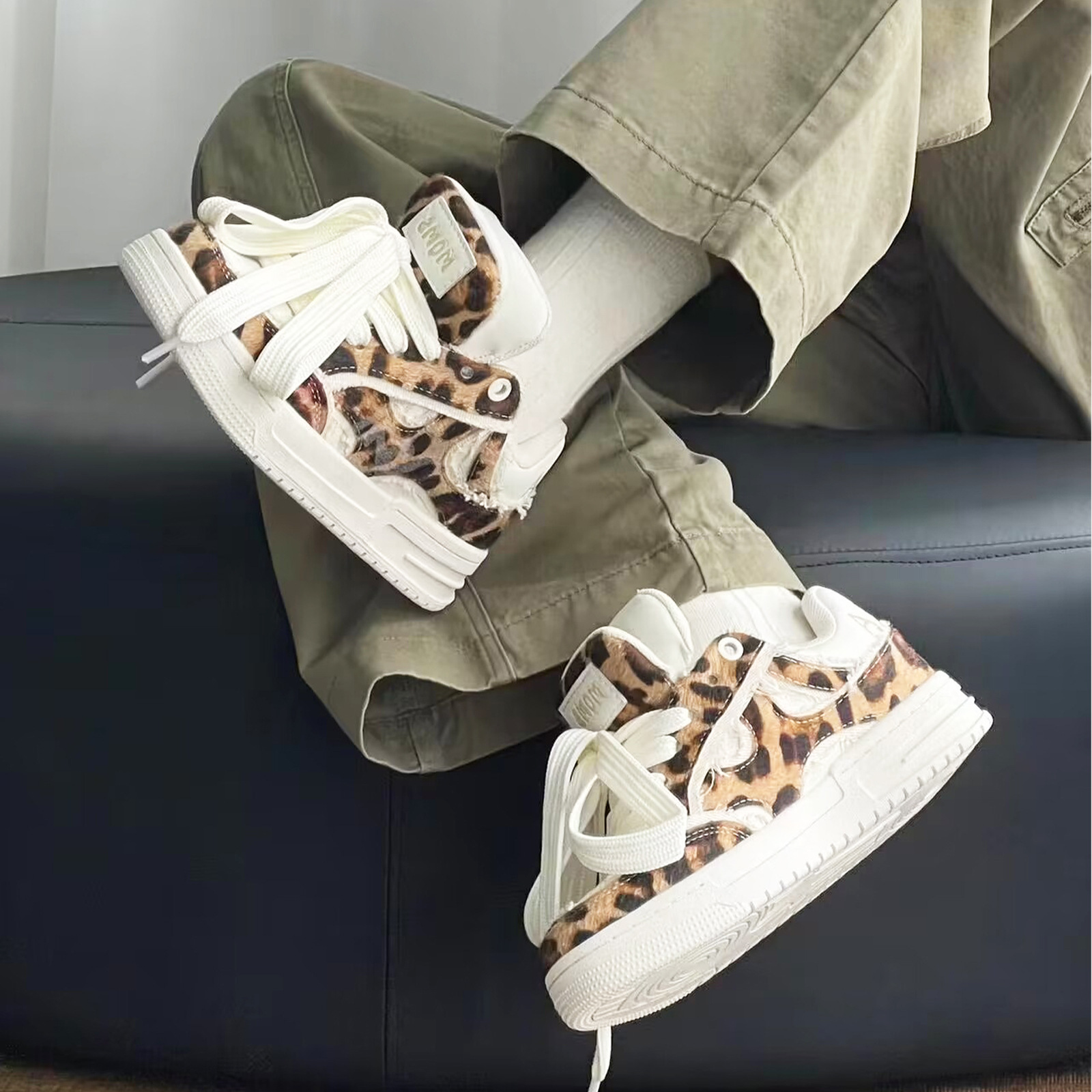 Série Disruption Aesthetics Plate Chaussures décontractées à la mode pour femmes Motif léopard_voghion.com