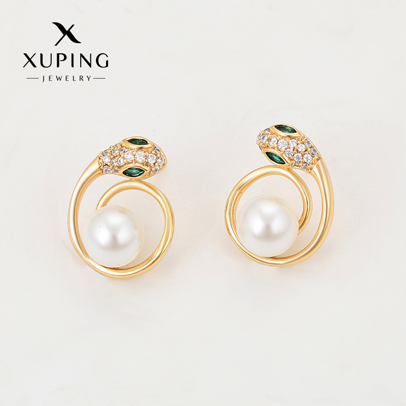 Xuping Zodiac Serpiente imitación de perlas nicho de diseño de personalidad japonés estilo coreano orejas ligeras lujosas aretes casuales para mujeres