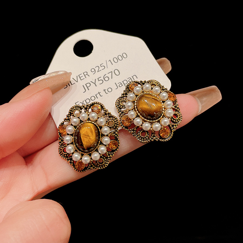 Alloy, Tiger Eye Material 1 Pair Elegant Retro Geometric Alloy Tiger Eye Rhinestones Ear Studs