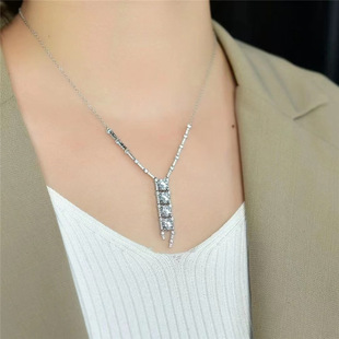European and American Moissanite Necklace Light Luxury Niche Design Advanced Diamond Rai Diamond Clavicle Chain Women Evening Dress Wedding Dress Jewelry
