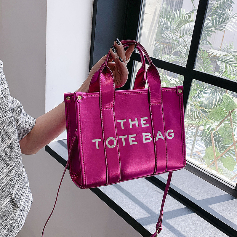 Perla brillante superficie portátil bolsa de mano para las mujeres 2023 nuevo sudeste asiático moda nicho textura hombro mensajero bolsa