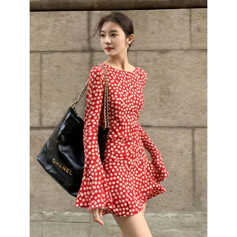 Outfits for the Beach: a Stunning Summer Look That Won'T Clash with Others, a Waist-Cinching Red Polka Dot Print Flared Sleeve Dress for Women with a Holiday Vibe