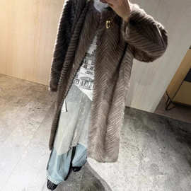 24秋冬新高仿水貂毛皮毛一体人字纹环保皮草外套女高级感大衣