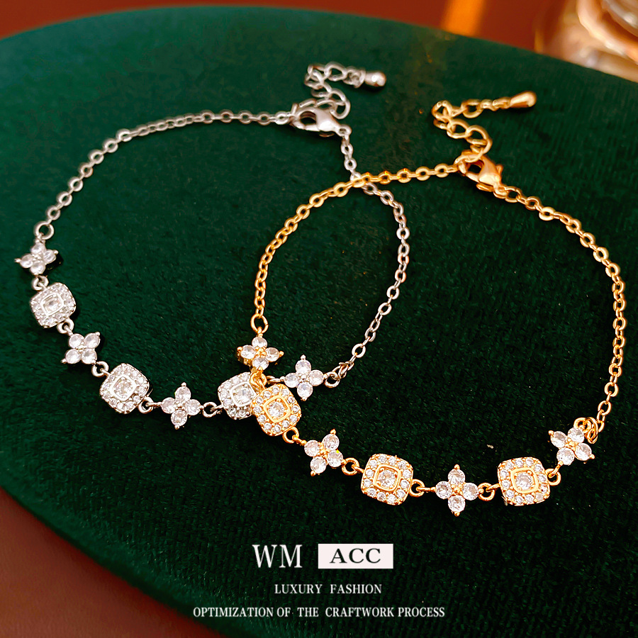 Pulsera cuadrada de oro real, flores ajustables, lujo ligero, pulsera sofisticada, diseño de nicho, joyas para mujeres.