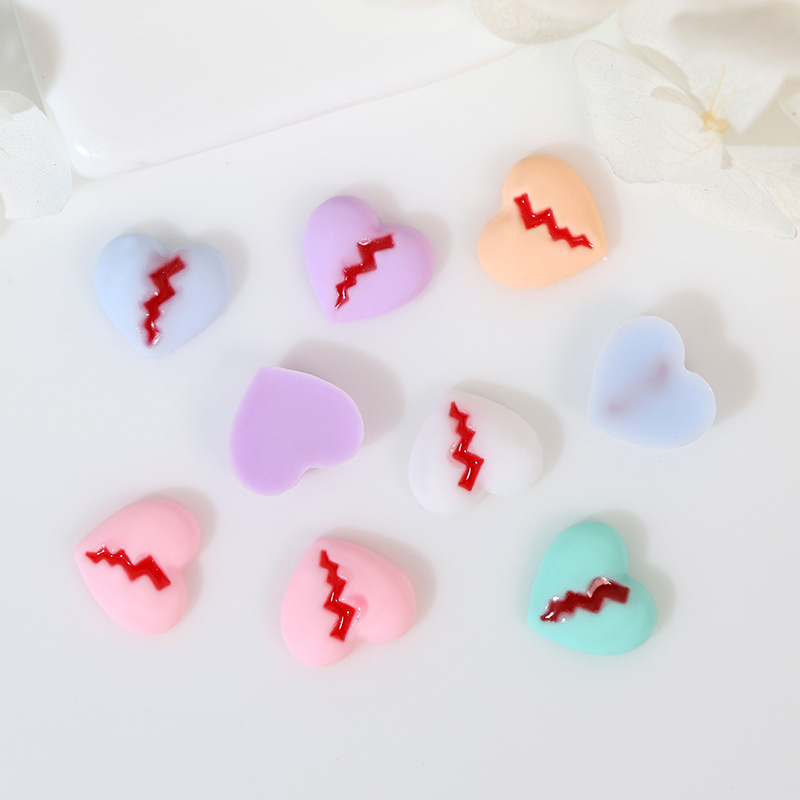 Internet Celebrity Hot Selling Love Nail Art Accessories Personalized Resin Nail Accessories Trend Peach Heart Fashion Temperament Decorations