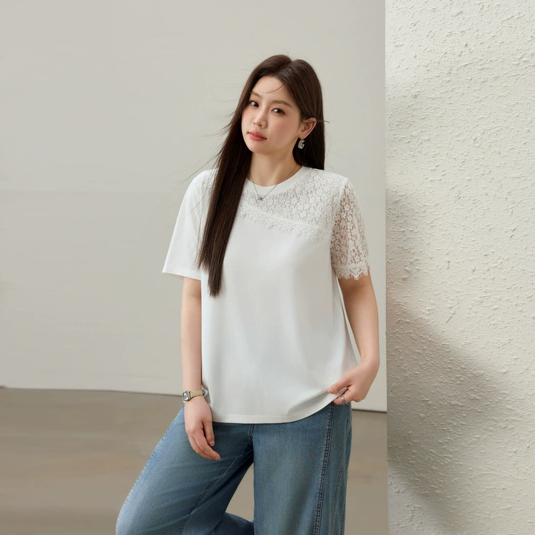 [Модная, шикарная и элегантная универсальная футболка с кружевными вставками] Тонкая и красивая женская одежда больших размеров, толстая мм, лето 2025, новый стиль
