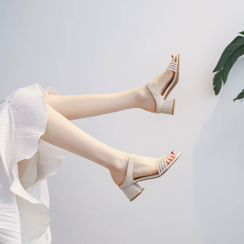 2023 летние новые сандалии на каблуке средней высоты, полутапочки, платье в сказочном стиле, верхняя одежда, модные туфли на высоком каблуке