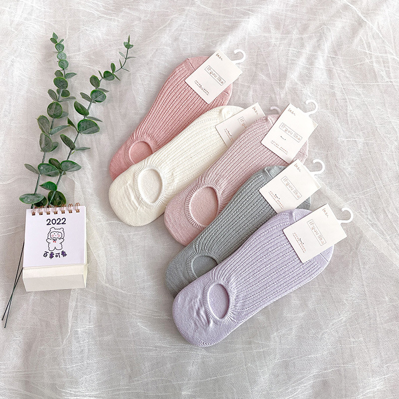 Verano de estilo japonés de doble aguja de color sólido calcetines de algodón Calcetines invisibles de las mujeres delgadas antideslizante talón antideslizante entrega de una sola pieza