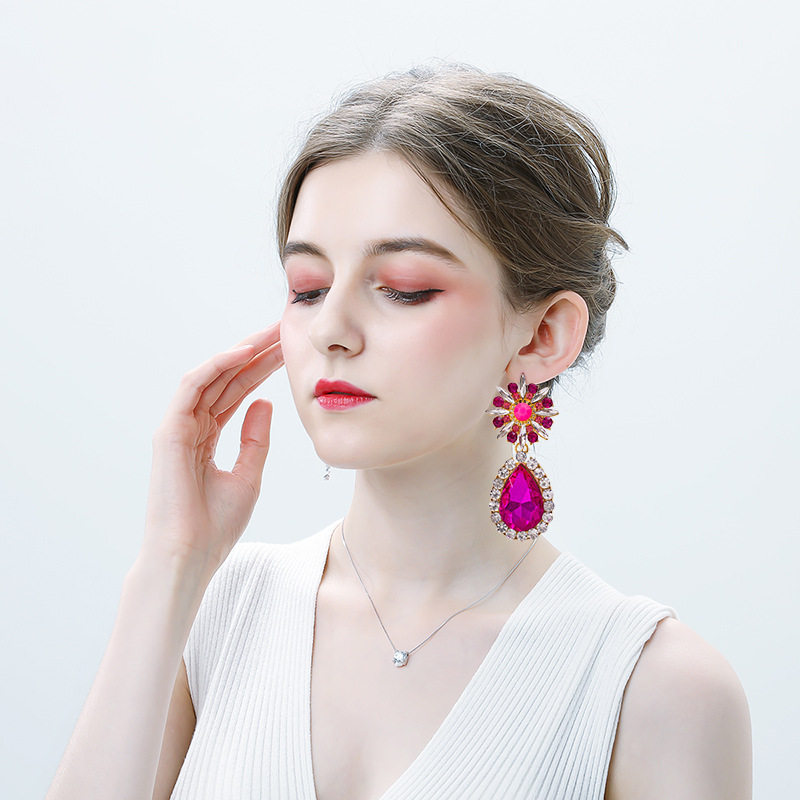 European And American New Alloy Diamond-studded Flower Drop-shaped Earrings display picture 4