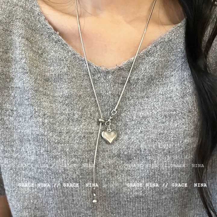 时代潮流!简约银色爱心吊坠项链女轻奢高级感长款秋冬气质毛衣链