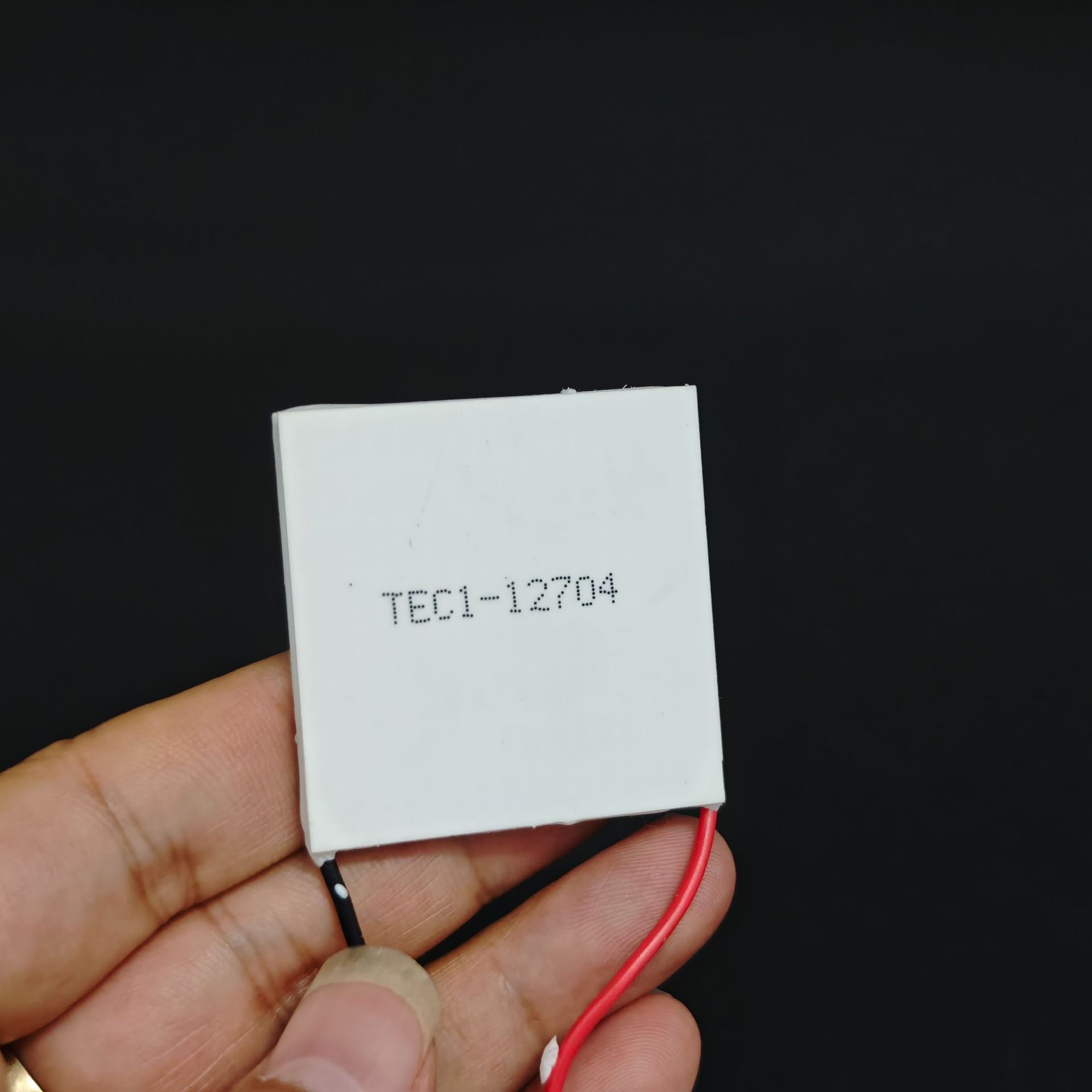 供应现货TEC1-12704半导体制冷片批发30*30*3.6㎜医疗设备制冷片