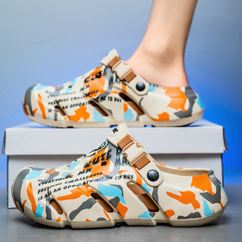 Zapatos con agujeros para hombres nuevo estilo verano al aire libre graffiti Baotou sandalias antideslizantes EVA pisando la mierda sandalias y zapatillas Sandals