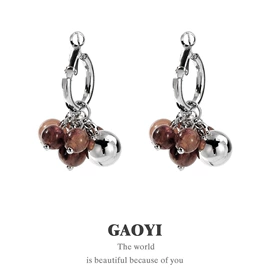 项链;耳钉;手链