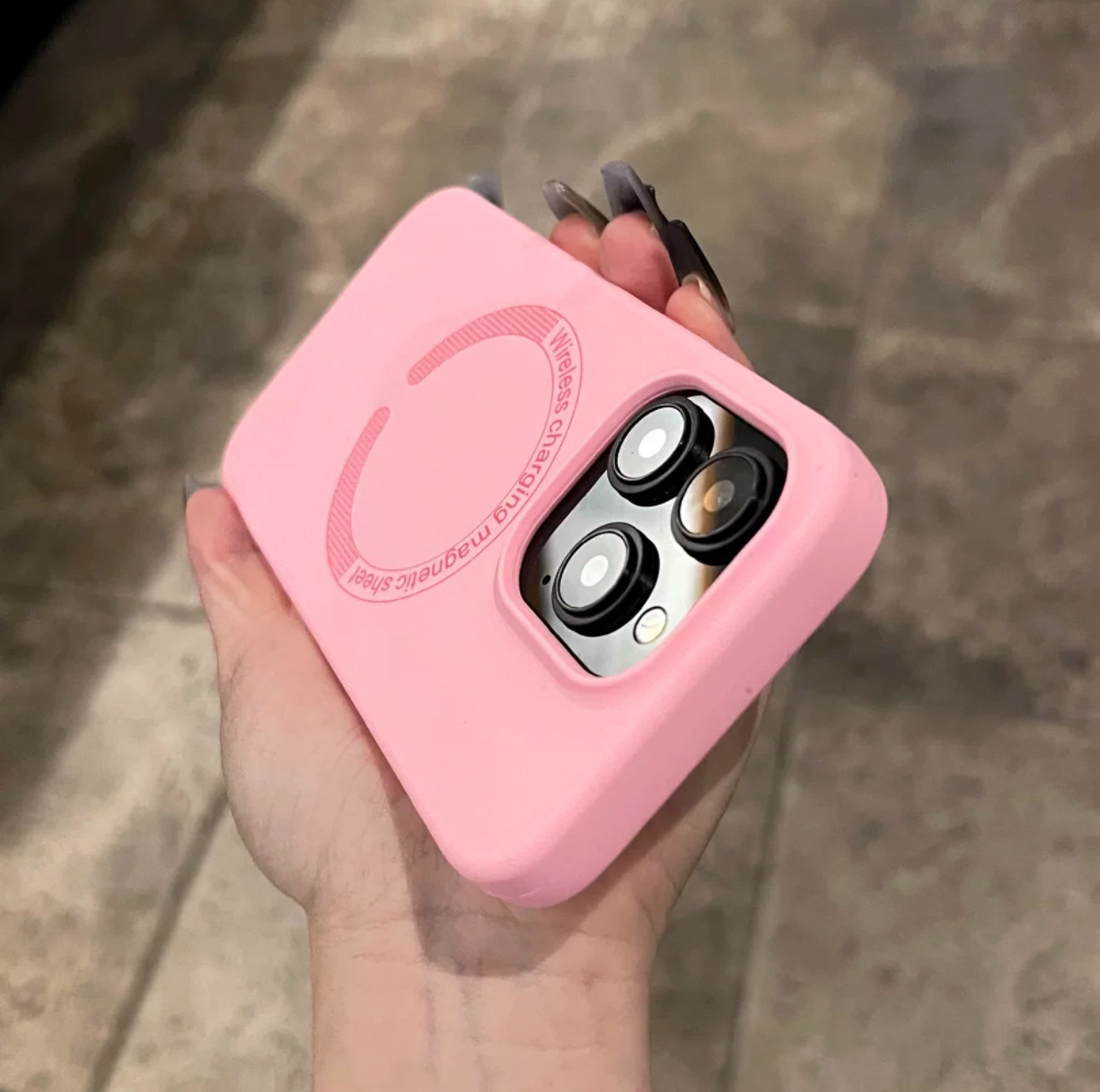 Nueva succión magnética de silicona líquida para iPhone15 funda para teléfono móvil 14ProMax agujero grande 12 Apple 13 hombres y mujeres 14