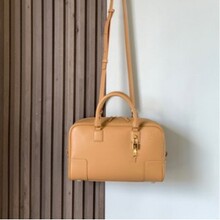 L����Ů���{��СţƤ���С̖������μ�б���24�¿���|������