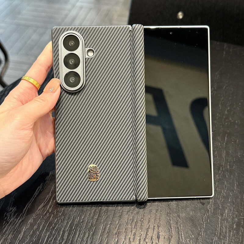 Suitable for Samsung Z Fold 7 Phone Case with Carbon Fiber Pattern, Central Axis Protection, W26 Hinge Full Coverage, Z Fold 5 Anti-Drop Hard Case Suitable for Samsung Z Fold 7 Phone Case with Carbon Fiber Pattern, Central Axis Protection, W26 Hinge Full Coverage, Z Fold 5 Anti-Drop Hard Case