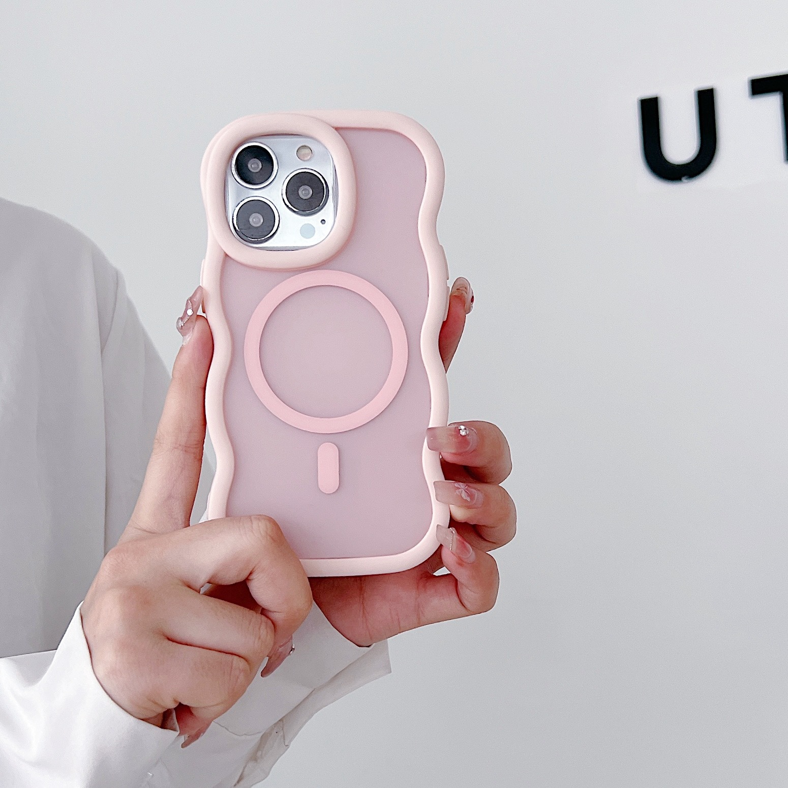 Magnetic Phone Case For Iphone 16 With Two-in-one Large Wave Design_voghion.com