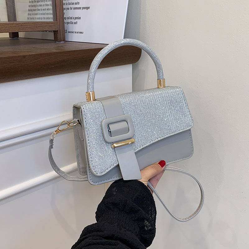 Small square handbag for women, 2026 autumn new fashion shoulder bag, stylish and minimalist crossbody bag with a high-end look