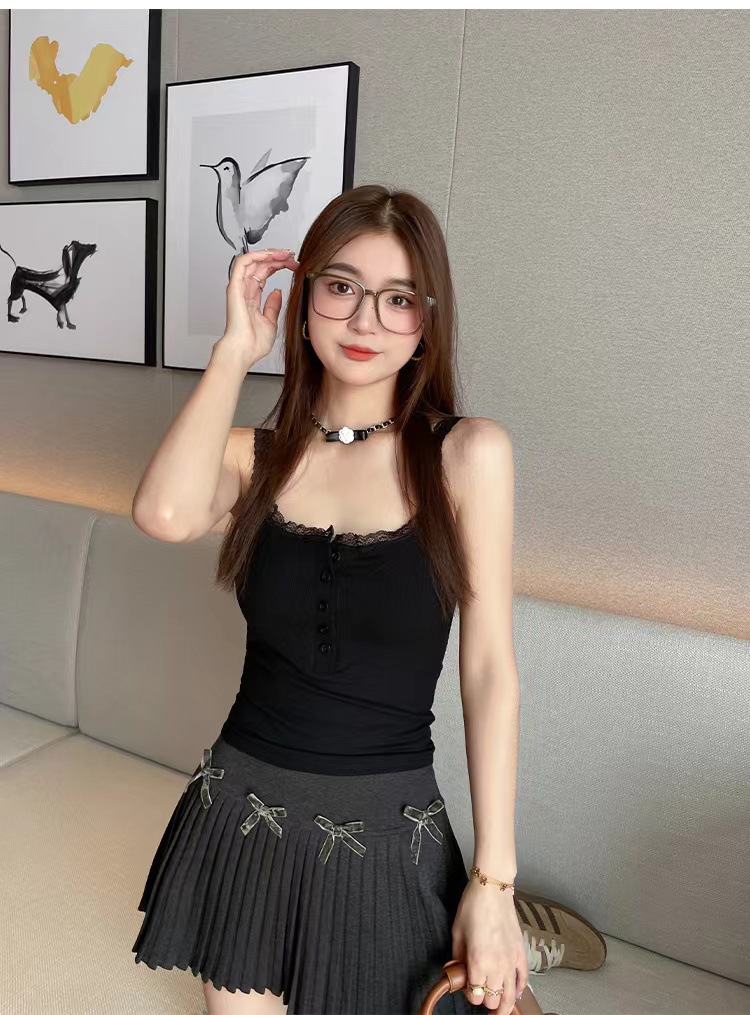 純色のストラップのベストの女性の夏の2024新型の中に美の背もたれの胸のパッドの一体の底の女性の上着を掛けて外着します。