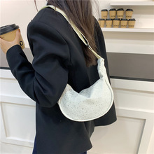 �羳Ůʿ���������l�ٴ�ͨ��б����r�Іμ���Ӱ�Ҹ�°����@��