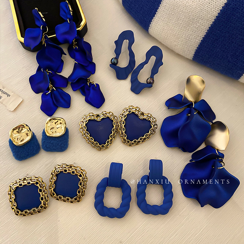 Fashionable retro geometric brand elegant earrings