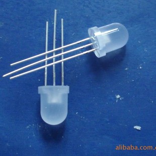 Our factory produces 8MM round head red and green two-color/co-yin/LED light, two-color light emitting diode, two-color LED