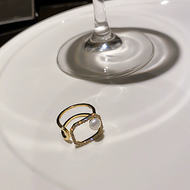 П fashionable ring with zircon?
