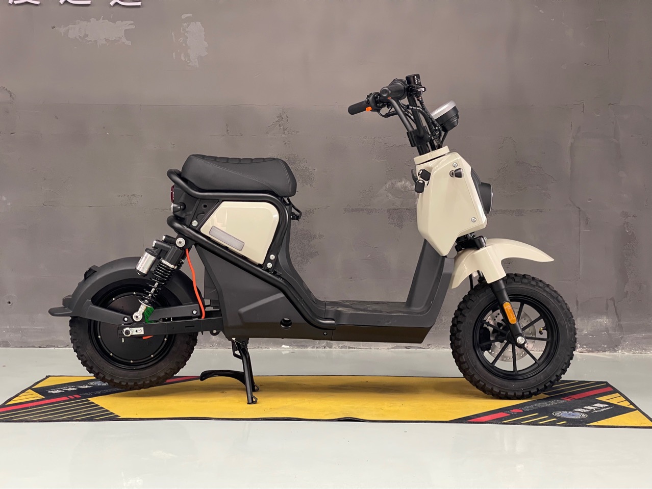 Exported to Europe, Ready-To-Ship, Long-Distance Electric Scooter, High-Speed, High-Power Electric Motorcycle with Long Battery Life