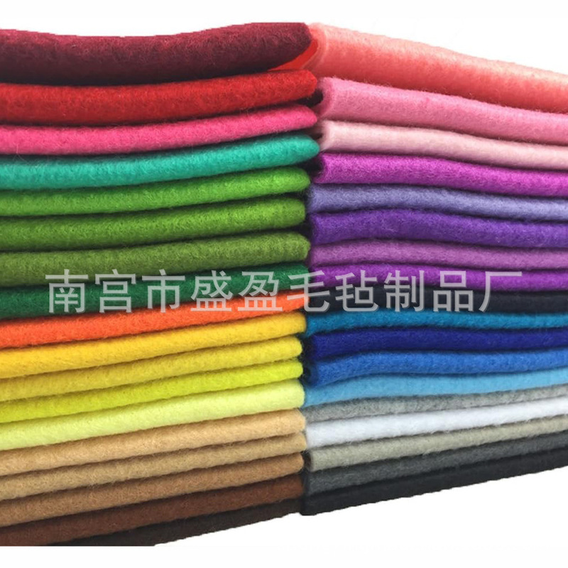 Soft 1-5Mmrpet Colorful Felt Cloth Thickeneded Colorful Polyester Wool Blended Needle Punched Non-Woven Fabric