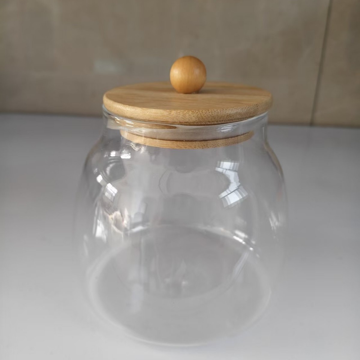 Inventario de bambú cubierta de madera de vidrio transparente lata de té sellado lata de condimento lata de almacenamiento pequeña botella de té negro