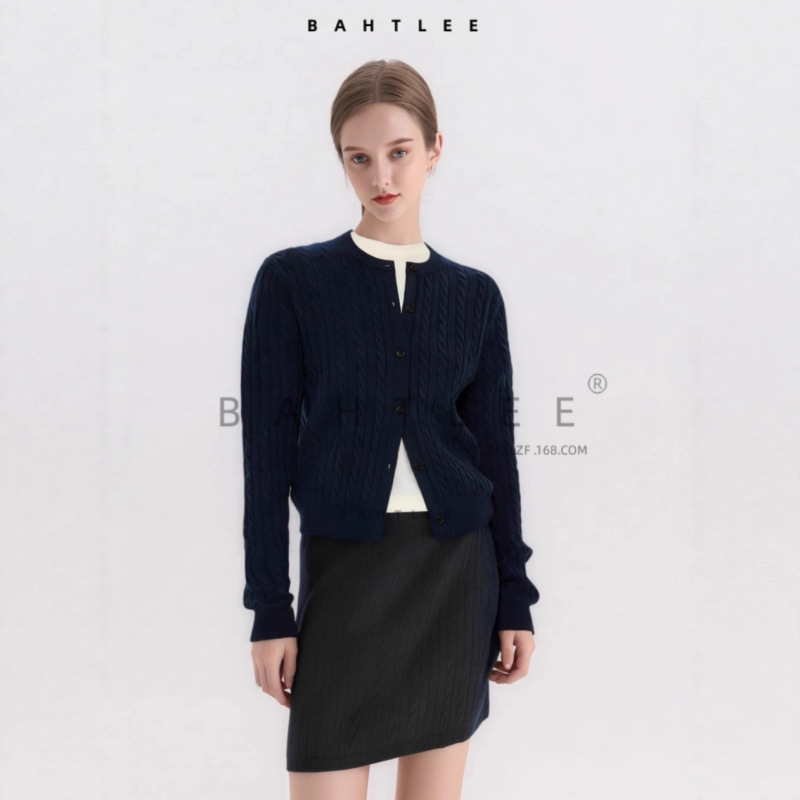 Autumn and Winter Soft High-Count Cashmere Wool M1U Style Classic Twist Fashionable Knitted Cardigan Short Warm Sweater Autumn and Winter Soft High-Count Cashmere Wool M1U Style Classic Twist Fashionable Knitted Cardigan Short Warm Sweater