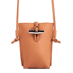 2024小眾出口外貿竹節扣手機包跨境頭層牛皮輕便單肩迷你斜挎包女