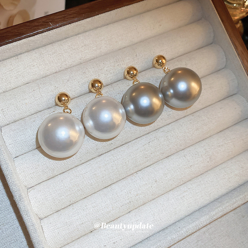 Pendientes de perlas de aguja de plata galvanizada de oro real Francés exagerado pendientes de lujo de luz Chanel estilo retro pendientes personalizados para mujeres al por mayor