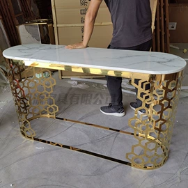 桌类、茶几;玄关;餐桌