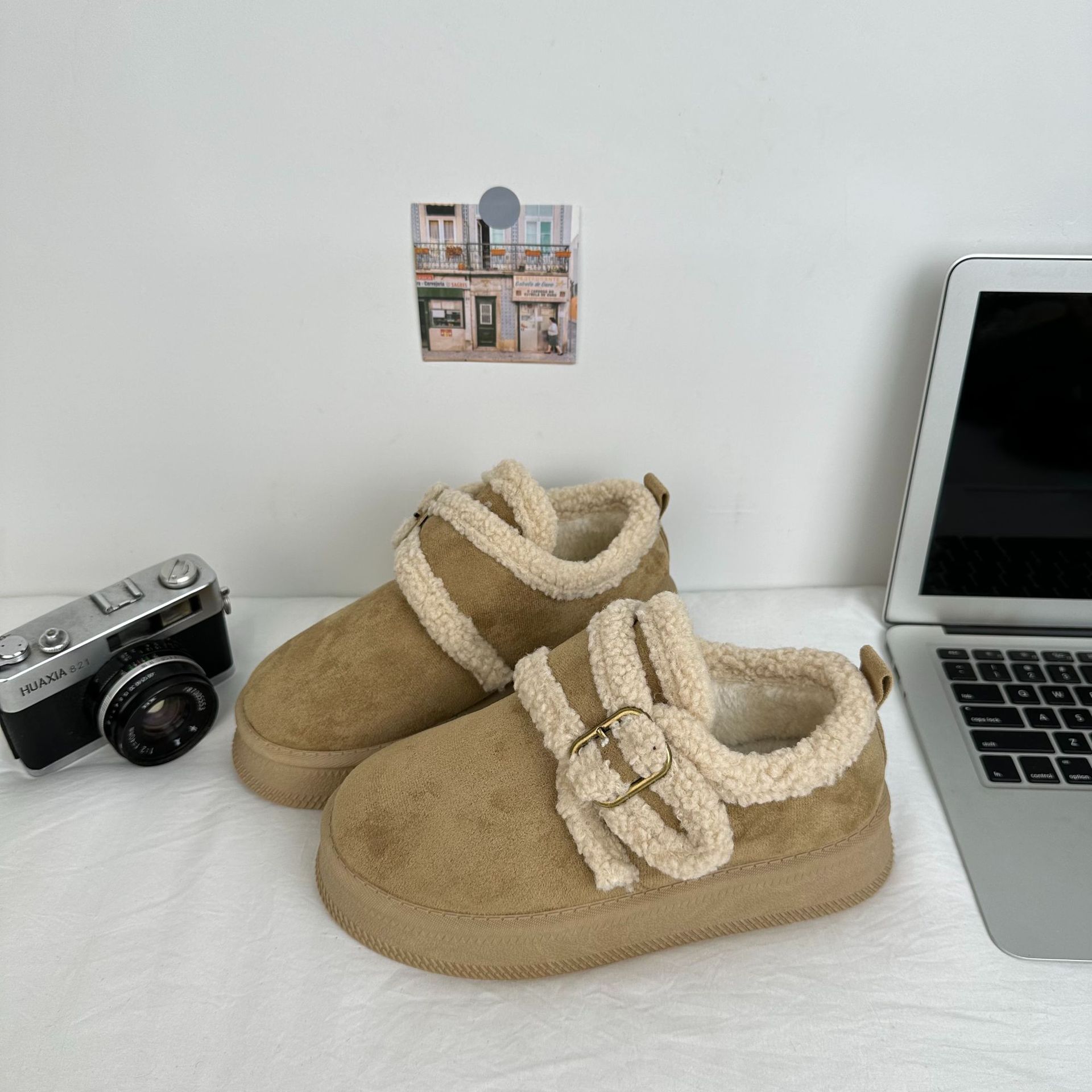 Zapatos de algodón de invierno de onda lejana para alumnas ropa exterior casual más zapatos de mujer de terciopelo 2024 nuevas zapatillas de nieve coreanas de tubo bajo en nombre del cabello image 4