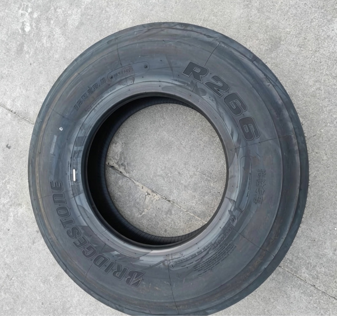 Pirelli tire 12R22.5 R266 vacuum tire for truck, 12 semi-trailer, trailer, comfortable, safe, and wear-resistant type