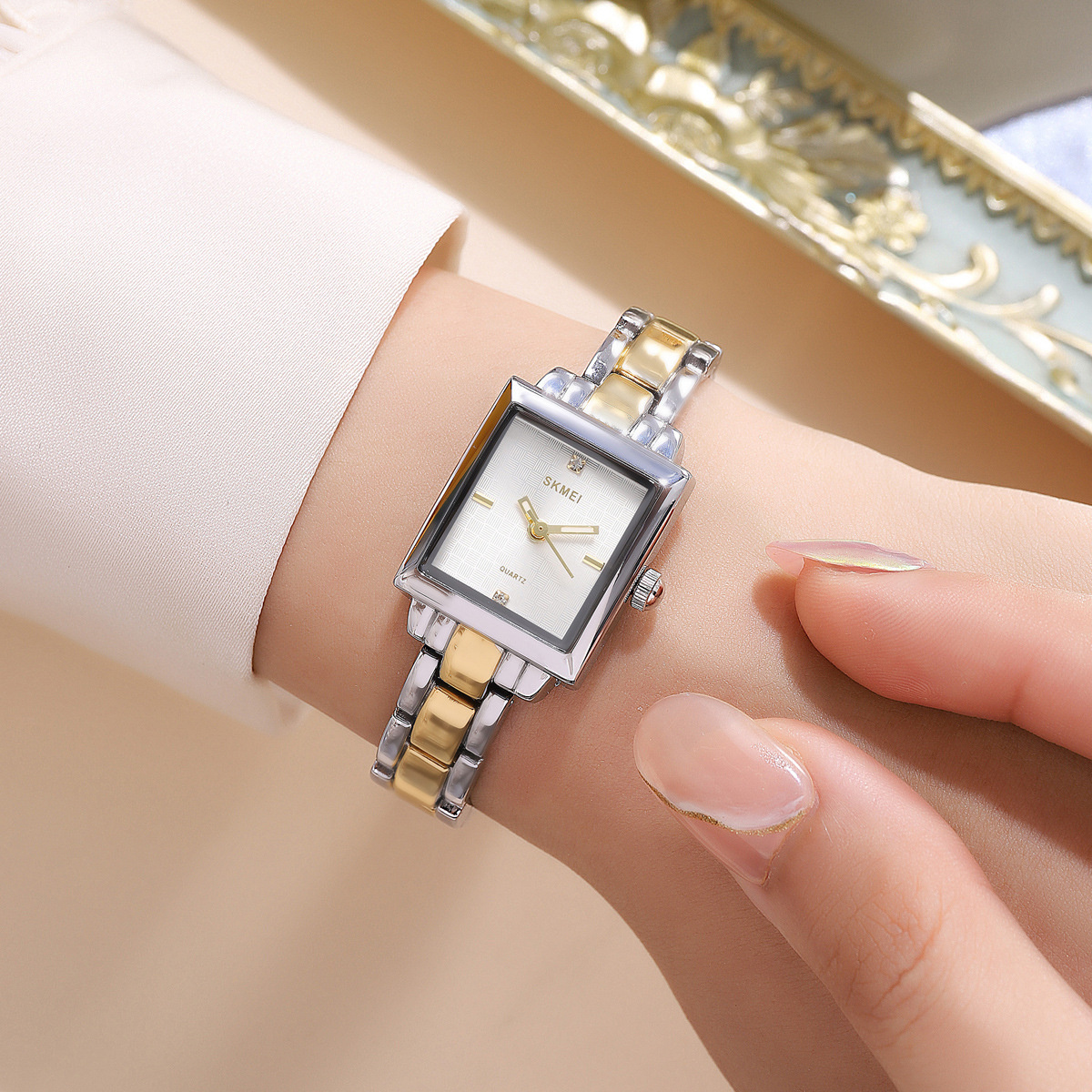 Momento cuadrado de diamantes para mujeres relojes de cuarzo retro regalos personalizados comercio exterior fábrica de fuente al por mayor