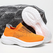 运动鞋女夏季健步休闲女鞋透气飞织跑步鞋跨境供应大码新款女鞋子