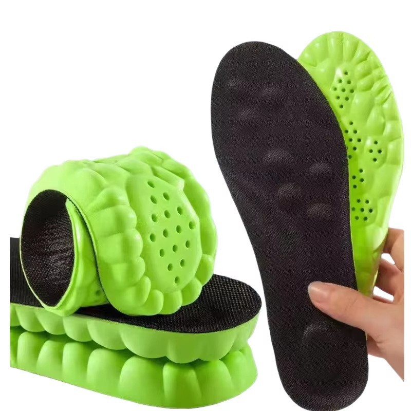 Plantillas de entrenamiento militar con sensación de pisar barro, súper suaves, previenen el dolor, son cómodas y no cansan los pies incluso si se permanece de pie durante mucho tiempo. Son adecuadas tanto para hombres como para mujeres, absorben el sudor, son antiolor, transpirables y amortiguadoras.