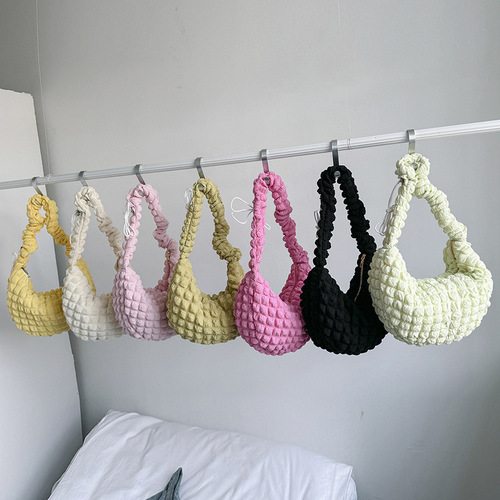 Fashionable cloud pleated bag large capacity tote bag autumn and winter solid color bubble plaid women's bag crossbody shoulder bag foreign trade