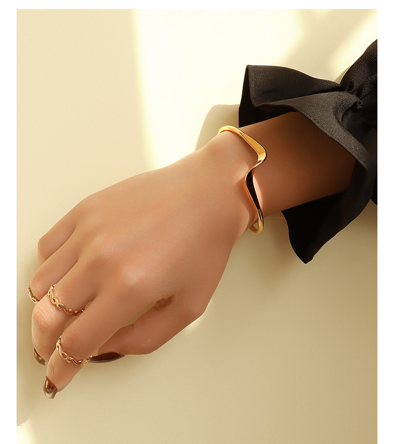 Fashion Simple Twist Open Bracelet display picture 12