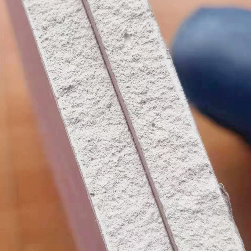 Tablero de yeso resistente a la humedad y al fuego, tabique de pared, techo, material de decoración de techo, decoración de interiores, anticolisión, bolsa blanda engrosada al por mayor
