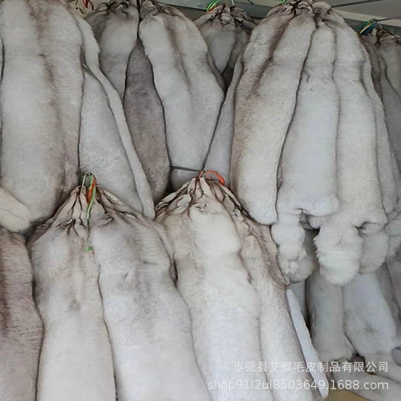 定做各种狐狸大毛领、貉子毛领、皮草毛条，承接皮毛订单真定制