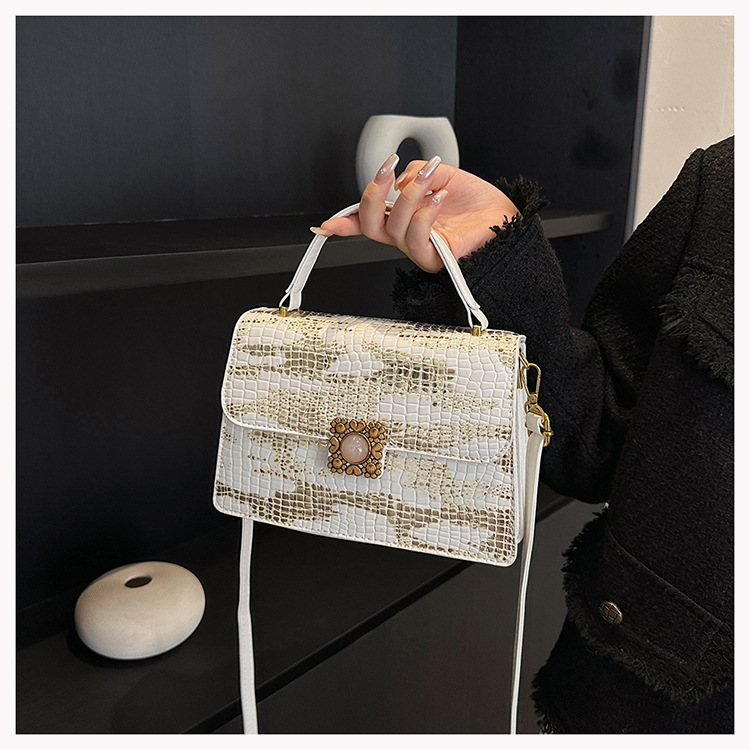 Sınır ötesi doku çanta 2023 erken sonbahar yeni kadın çantası kişiselleştirilmiş kertenkele desen omuz çantası rugan parlak çapraz çanta_voghion.com
