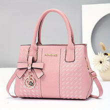 2025新款韩版蝴蝶结挂饰绣花单肩手提女包包现货批发优品时尚百搭