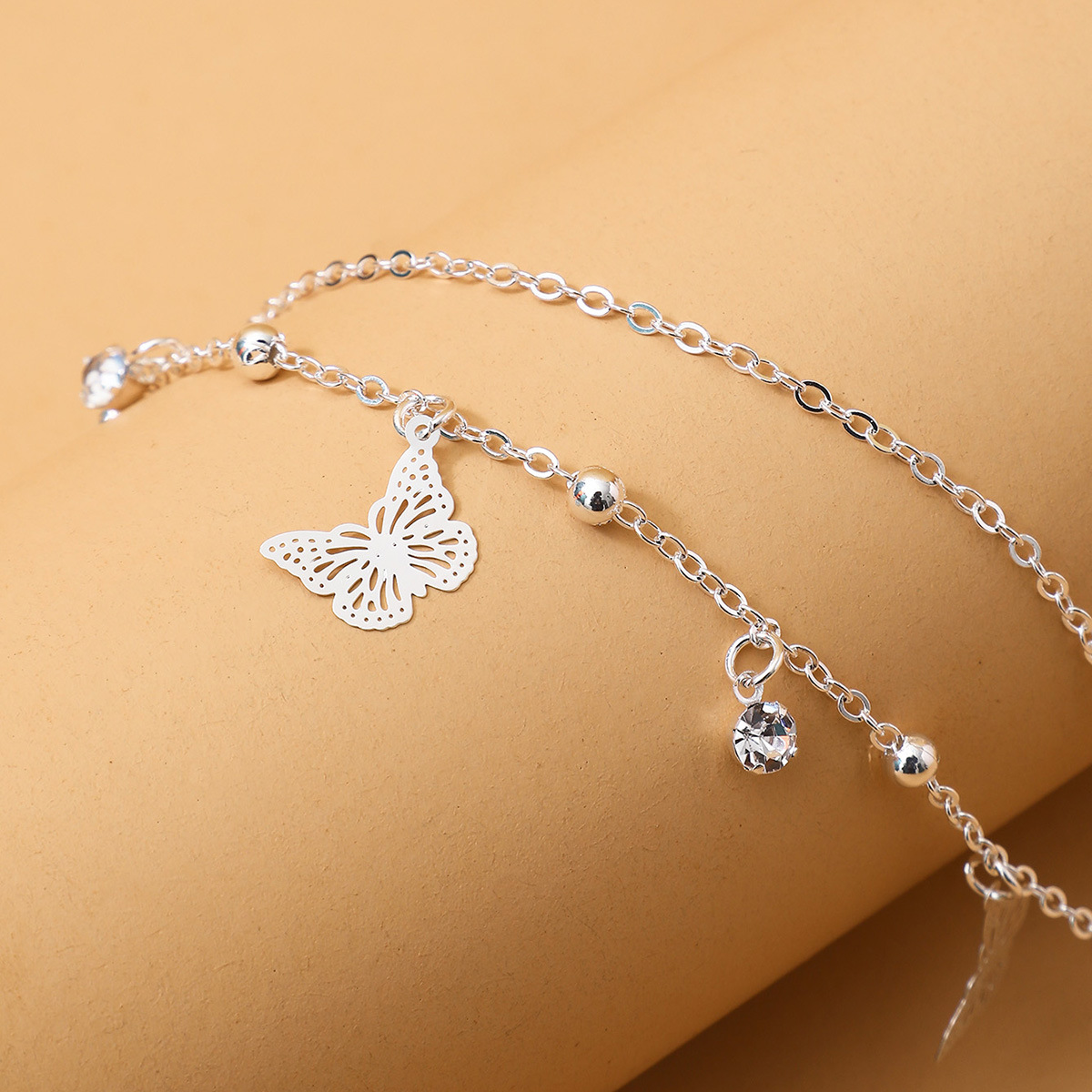 Europa y los Estados Unidos venden joyas de pies calientes temperamento bosque agujero mariposa correa de pie sexy simple joyas de pie personalidad red correa de pie mujer image 3